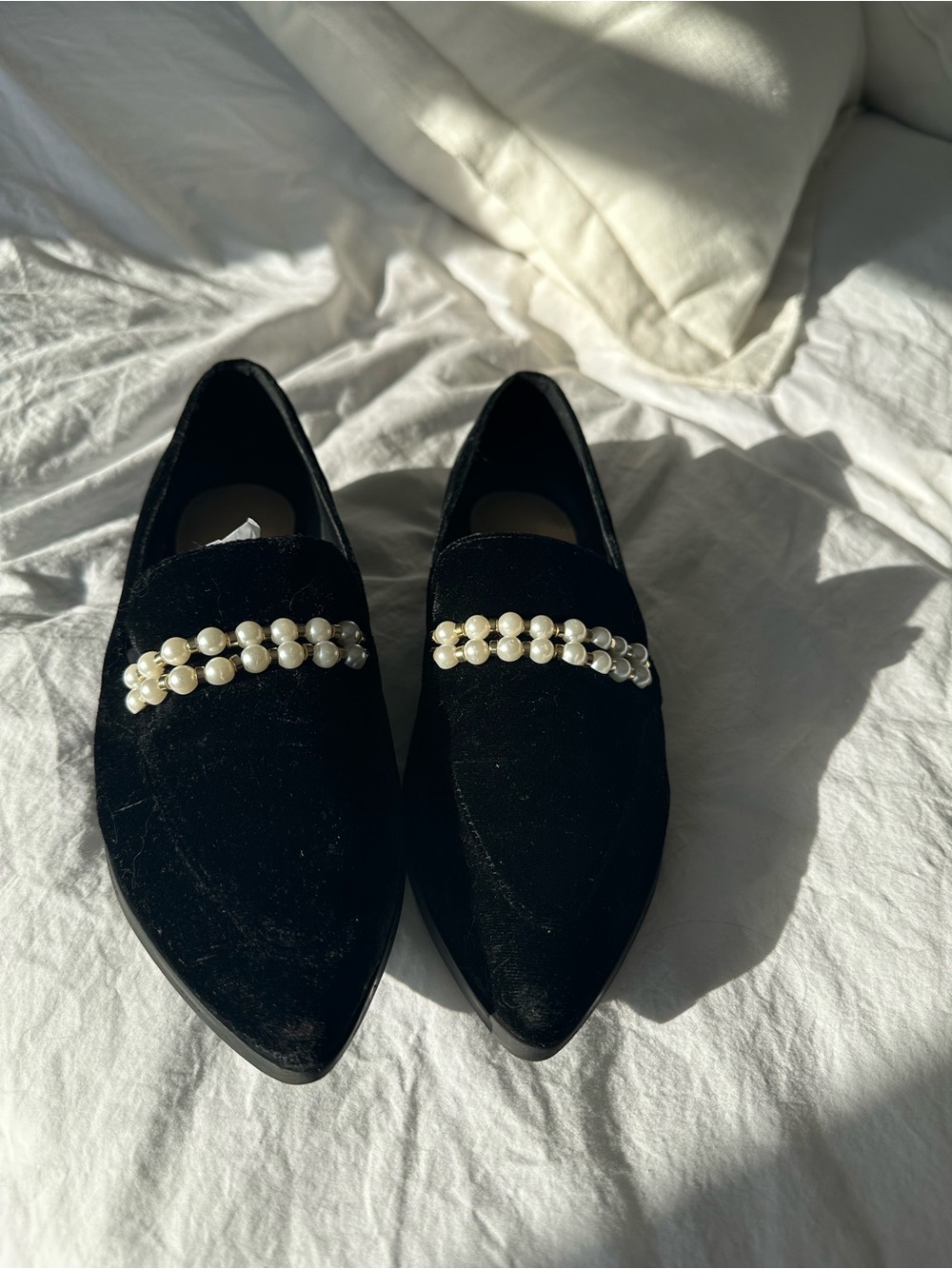 Marc Fisher Black Velvet Pearl-Trim Pointed Loafers, size 8 - Picture 5 of 11